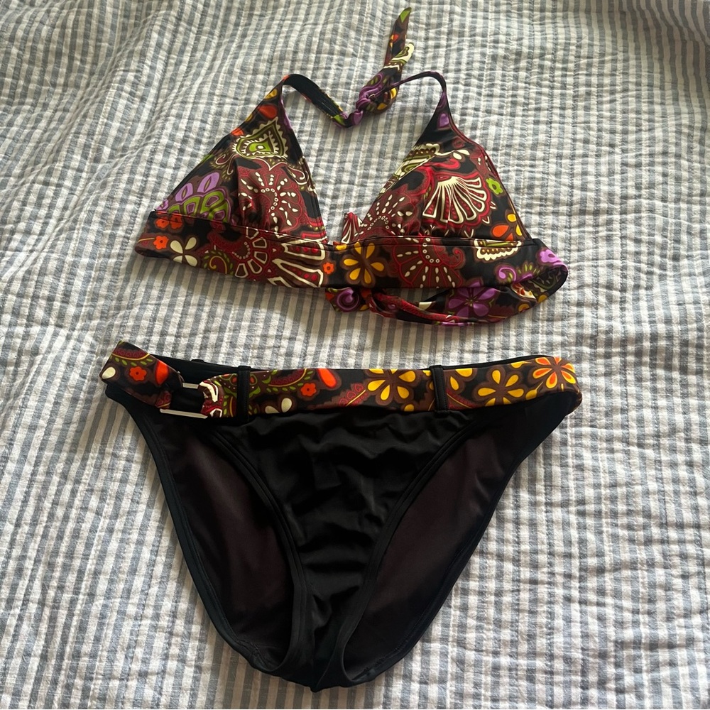 Victoria's Secret Floral Bikini with Black Accents Size L Excellent Condition!
